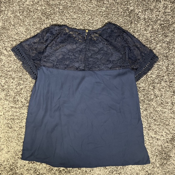 Lulu's Navy blue Lace Top Blouse XS Keyhole Back - Picture 3 of 6
